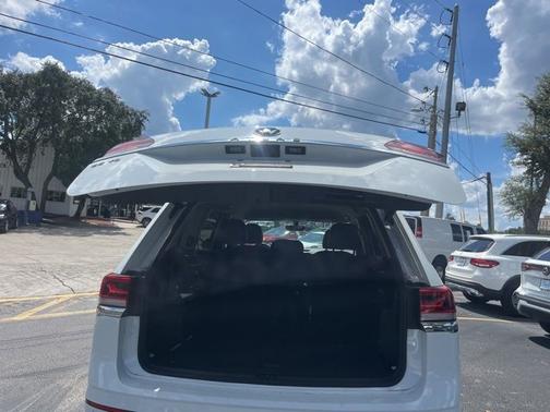 2021 Volkswagen Atlas 3.6L V6 SE w/Technology R-Line
