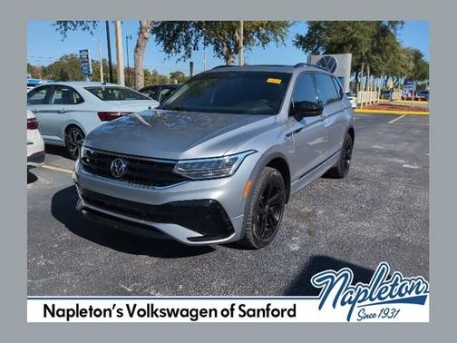 2023 Volkswagen Tiguan SE R-Line Black