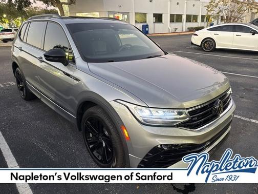 2023 Volkswagen Tiguan SE R-Line Black