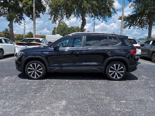 2022 Volkswagen Taos SE