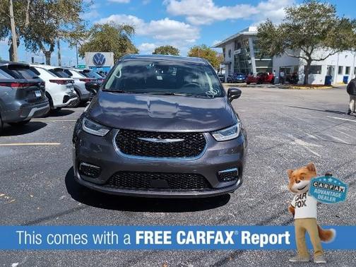 2023 Chrysler Pacifica Touring L