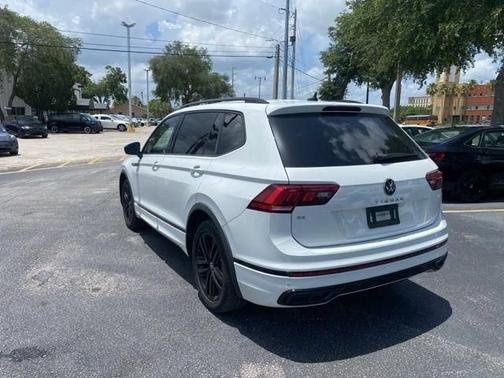 White 2022 Volkswagen Tiguan SE R-Line Black