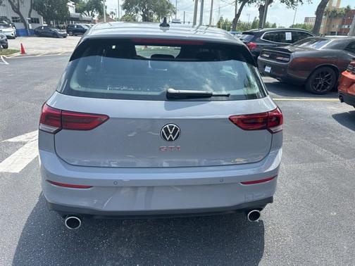 2024 Volkswagen Golf GTI SE