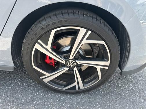 2024 Volkswagen Golf GTI SE