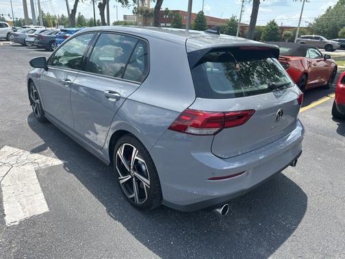 2024 Volkswagen Golf GTI SE
