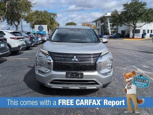 2023 Mitsubishi Outlander SE