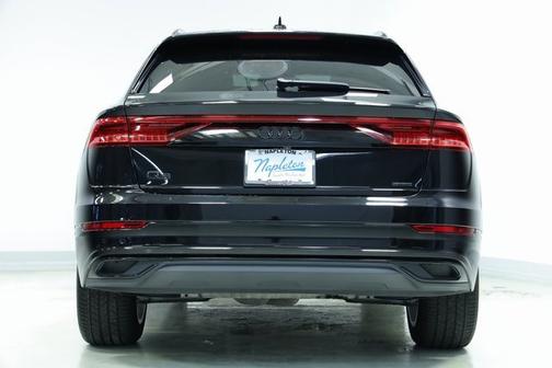 2022 Audi Q8 Premium Plus