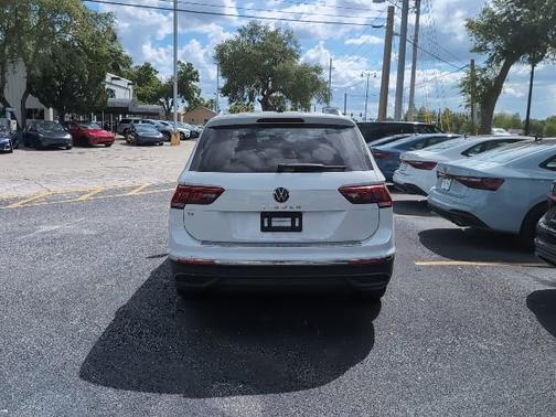 Opal White 2023 Volkswagen Tiguan SE