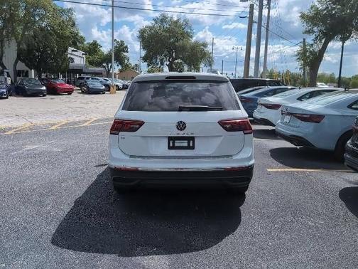Opal White 2023 Volkswagen Tiguan SE