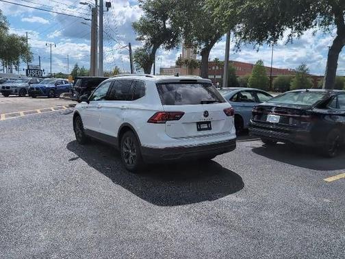 Opal White 2023 Volkswagen Tiguan SE