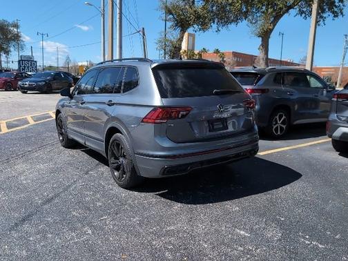 2023 Volkswagen Tiguan SE R-Line Black