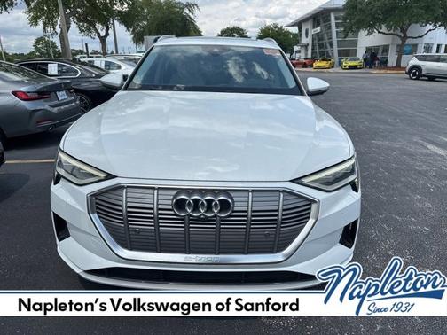 2019 Audi e-tron Prestige