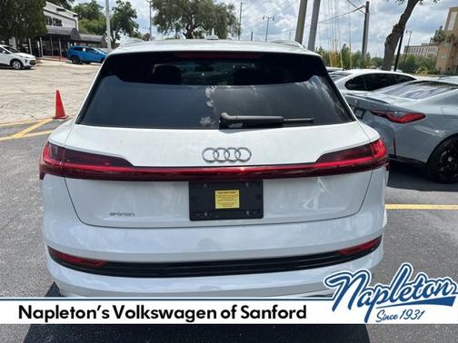 2019 Audi e-tron Prestige
