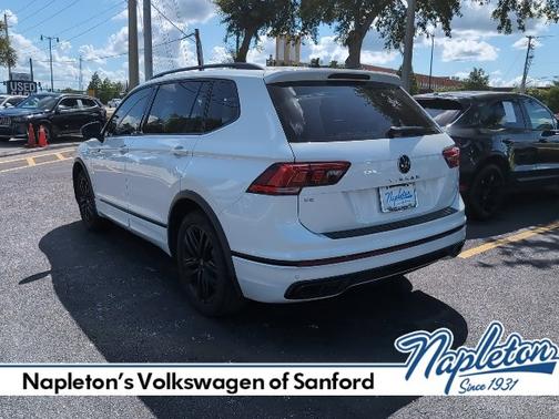2022 Volkswagen Tiguan SE R-Line Black