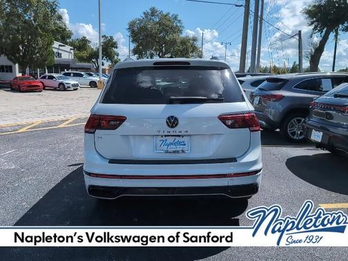 2022 Volkswagen Tiguan SE R-Line Black
