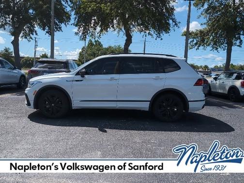 2022 Volkswagen Tiguan SE R-Line Black