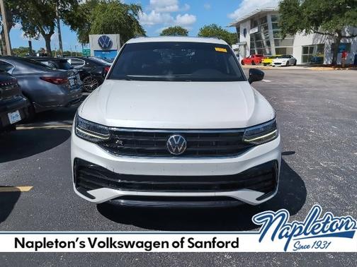 2022 Volkswagen Tiguan SE R-Line Black
