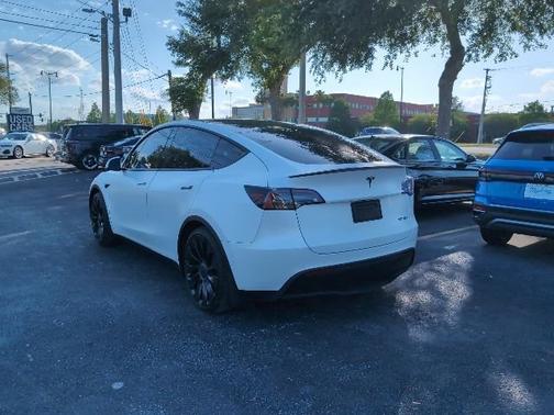 White 2022 Tesla Model Y Performance
