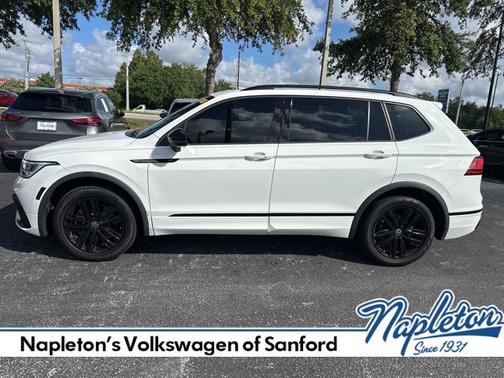 2022 Volkswagen Tiguan SE R-Line Black