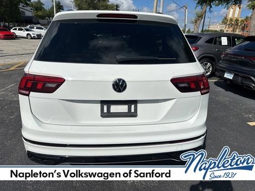 2022 Volkswagen Tiguan SE R-Line Black