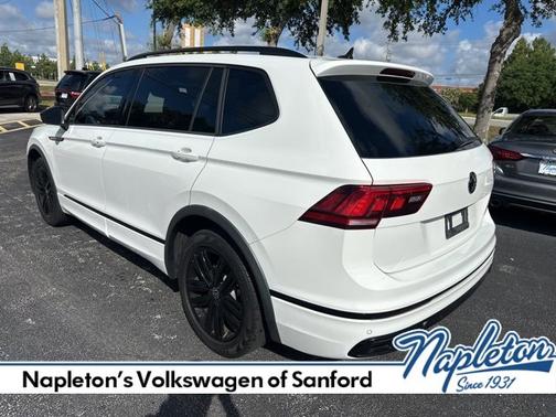 2022 Volkswagen Tiguan SE R-Line Black