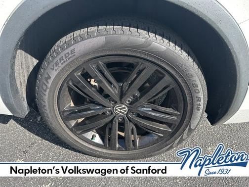 2022 Volkswagen Tiguan SE R-Line Black