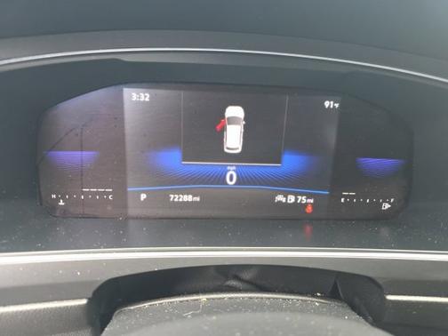 White 2022 Volkswagen Tiguan SE