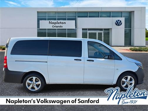 2023 Mercedes-Benz Metris Passenger