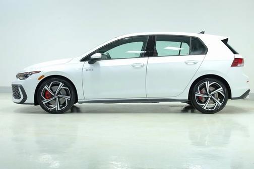 2025 Volkswagen Golf GTI SE