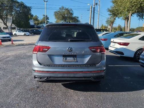 2023 Volkswagen Tiguan SE R-Line Black