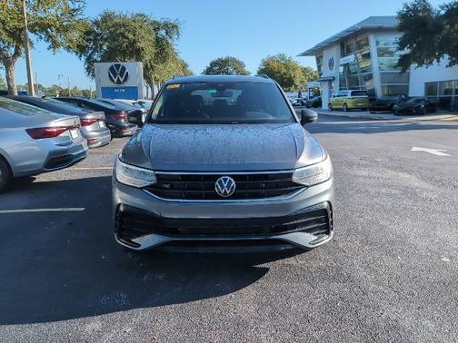 2023 Volkswagen Tiguan SE R-Line Black