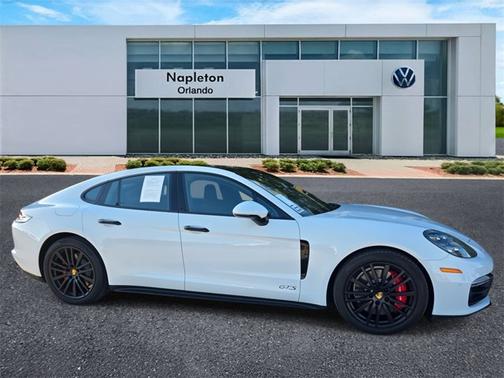 2020 Porsche Panamera GTS