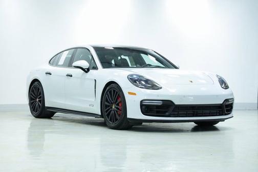2020 Porsche Panamera GTS
