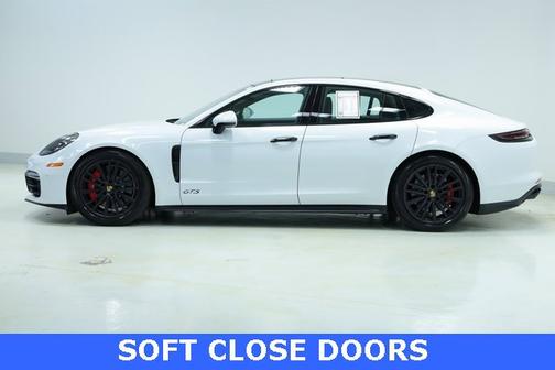2020 Porsche Panamera GTS