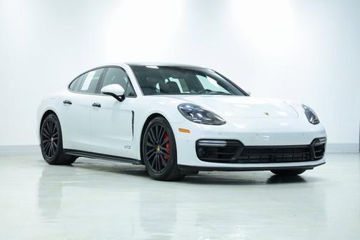 2020 Porsche Panamera GTS