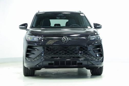 2025 Volkswagen Tiguan SE R-Line Black