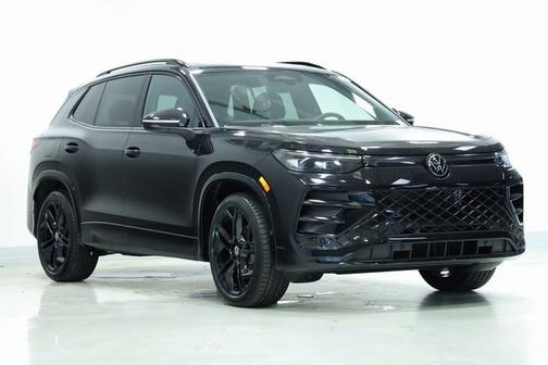 2025 Volkswagen Tiguan SE R-Line Black