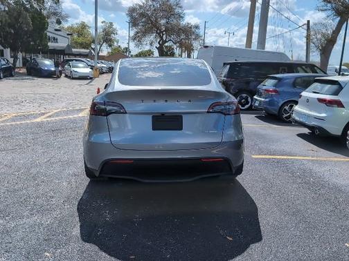 2024 Tesla Model Y Long Range