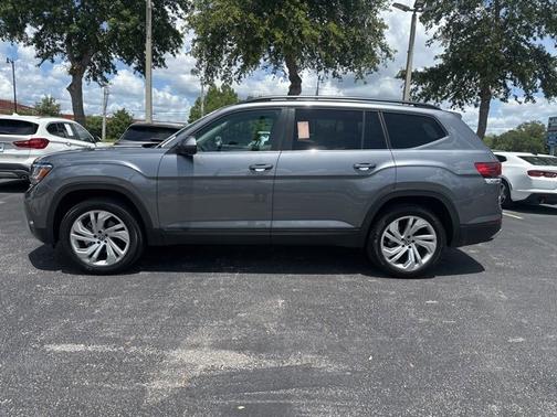 2022 Volkswagen Atlas 3.6L V6 SE w/Technology