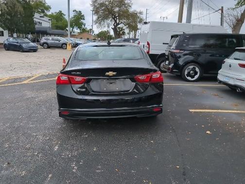Mosaic Black Metallic 2022 Chevrolet Malibu 1LS