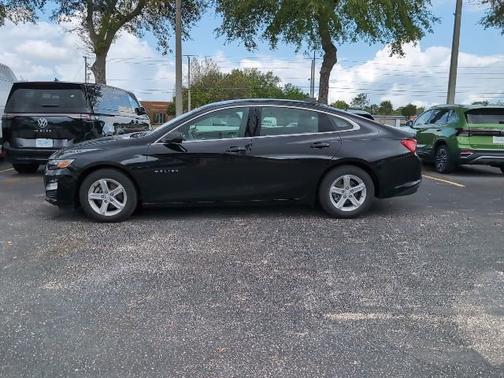 Mosaic Black Metallic 2022 Chevrolet Malibu 1LS