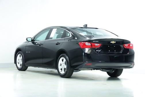 Mosaic Black Metallic 2022 Chevrolet Malibu 1LS