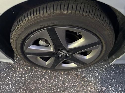 2022 Toyota Prius XLE