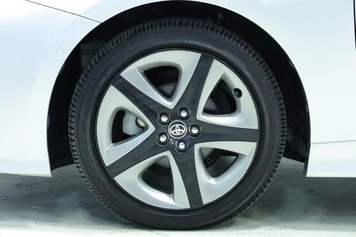 2022 Toyota Prius L Eco