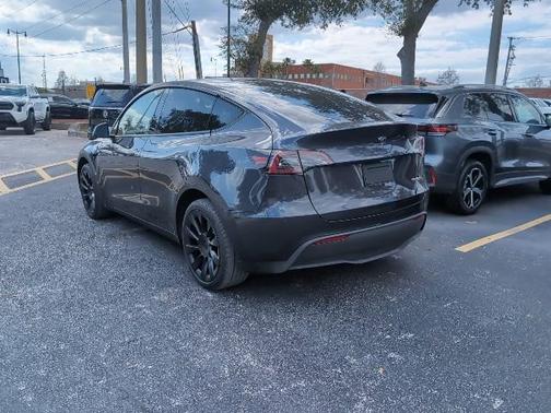 2024 Tesla Model Y Long Range