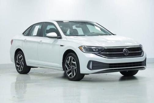 White 2023 Volkswagen Jetta SEL