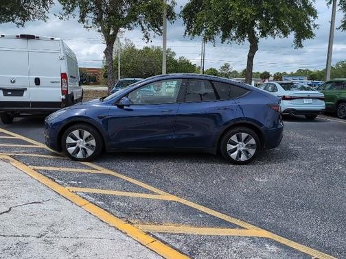 Blue 2022 Tesla Model Y Long Range