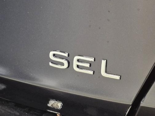 Deep Black 2027 Volkswagen Jetta SEL