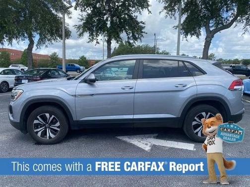 Silver Mist Metallic 2024 Volkswagen Atlas Cross Sport 2.0T SE