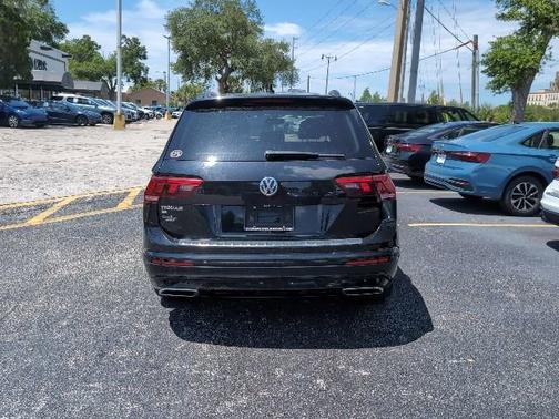 Deep Black 2021 Volkswagen Tiguan 2.0T SE R-Line Black
